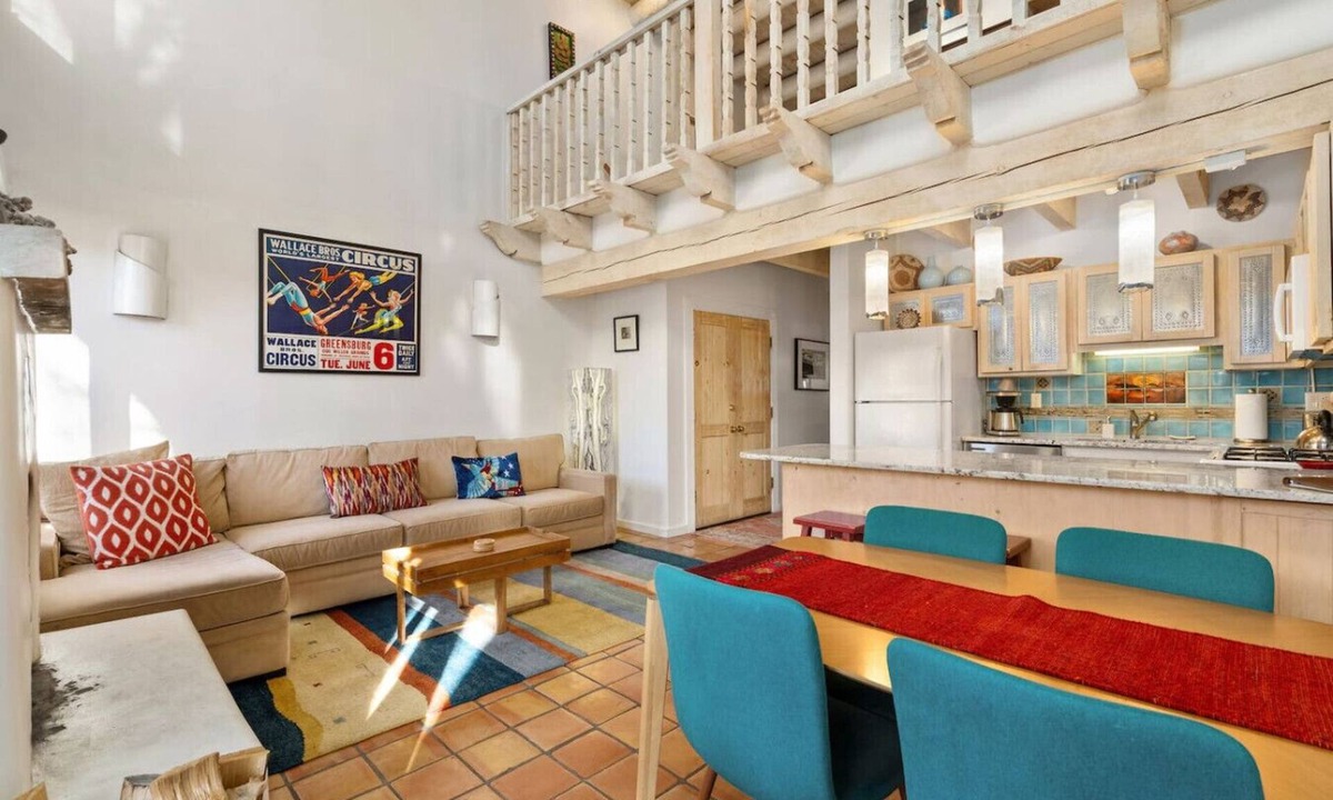 South Capitol House | Casa Monzon- Perfect location, Cedar Soaking Tub
