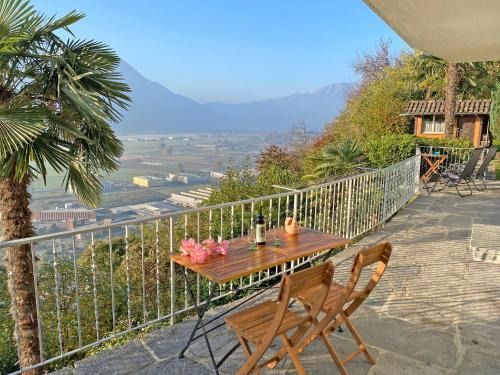 Riazzino Apartment | Casa Nido di Rondine by HolAp