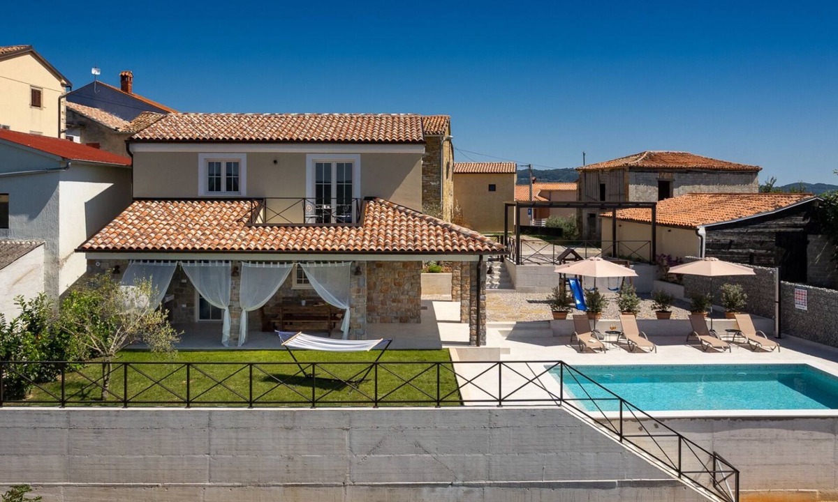 Sculci Villa | Casa Nona Anica by Villas Guide