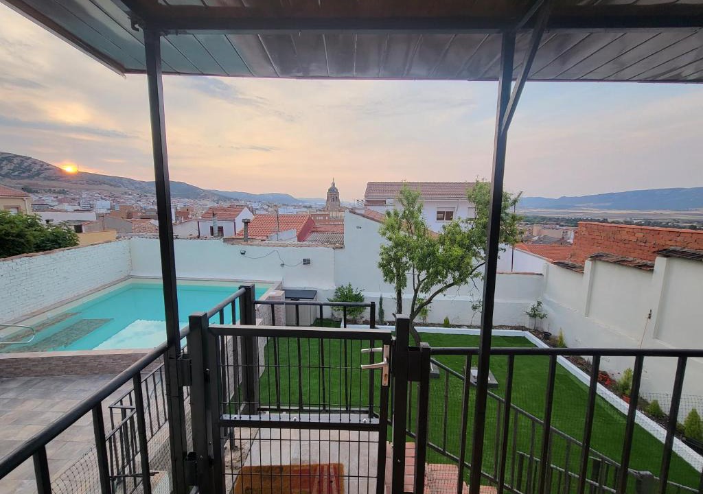 Puertollano House | Casa Oasis Puertollano, una casa en un entorno rural en Puertollano, agradable, con Piscina en zona tranquila