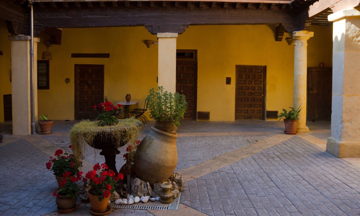 Huete Hotel | Casa Palacio Conde de Garcinarro