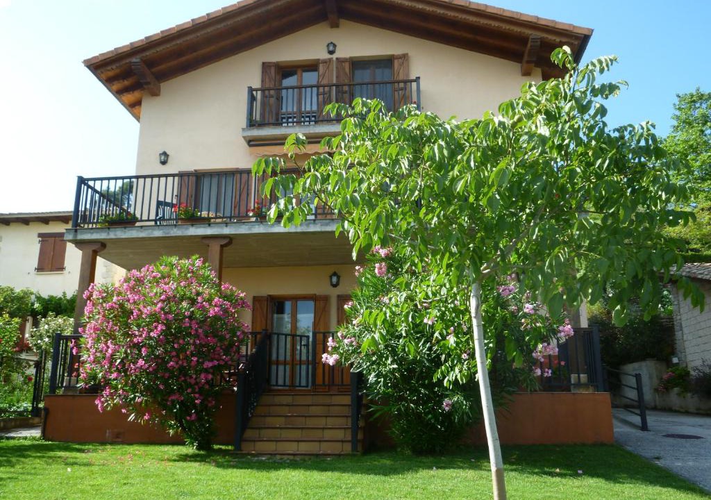 Cendea de Olza Apartment | Casa Paskalena