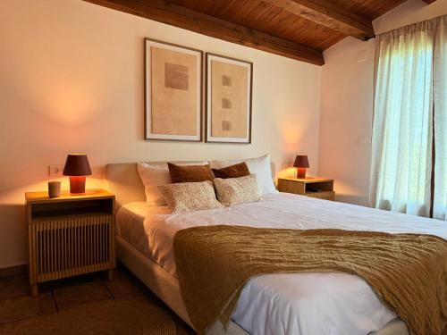 Morillo de Monclus House | Casa Petra