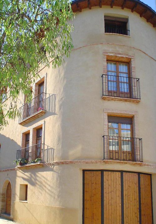 Colungo House | Casa Plana