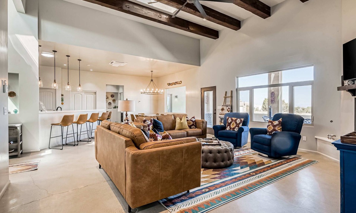 Eldorado at Santa Fe House | Casa Ponderosa | EV + Hot Tub | Desert Stargazing
