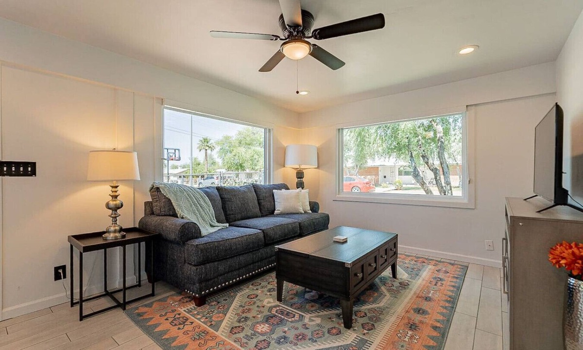 Chandler House | Casa Puerta Azul-Best Location!