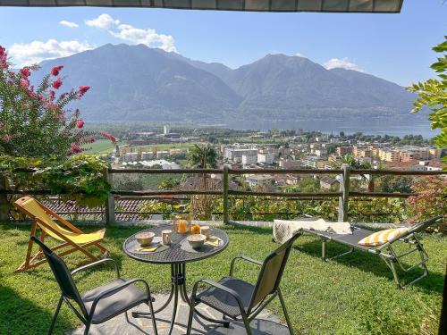 Gordola Apartment | Casa Ramarro by Fewotessin