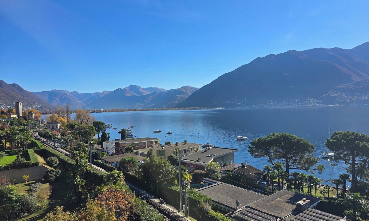 Cardada Apartment | Casa Rivapiana: 1.5-room apartment with exceptional lake view and balcony
