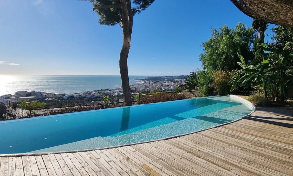 Sitges Ski Chalet | Casa Roca · Mediterranean Luxury & Infinity Pool