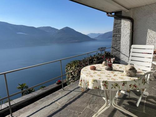 Ronco sopra Ascona House | Casa Rocca Nera by HolAp