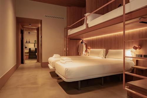 Tarragona House | CASA ROMA Hostel Boutique