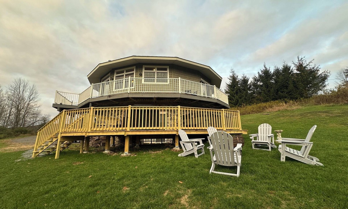 Margaretville House | Casa Rotunda: A Cozy Catskills Escape