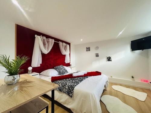 Les Ponts-de-Ce Apartment | Casa Rubis
