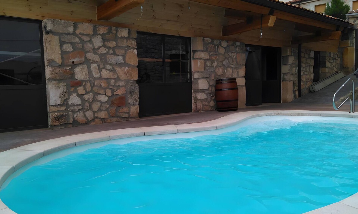 Castro de Fuentiduena House | Casa Rural 'Sanz' with Mountain Views, Shared Pool and Wi-Fi