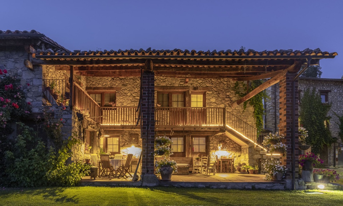 Lles House | Casa rural cal Rei