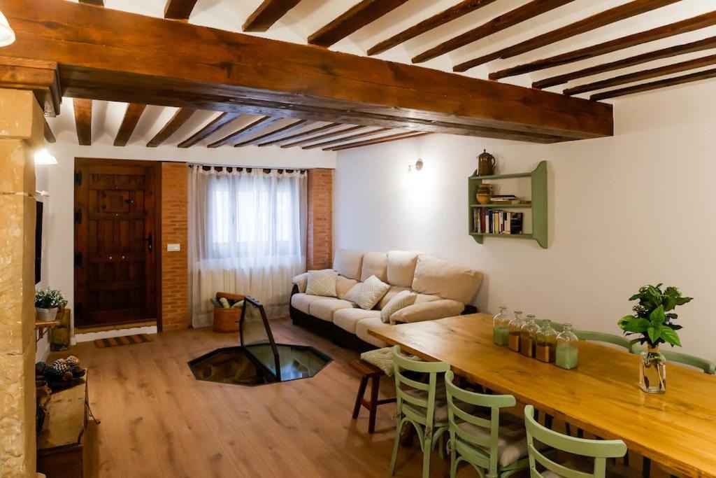 Huete House | Casa Rural Ciudad de Luna