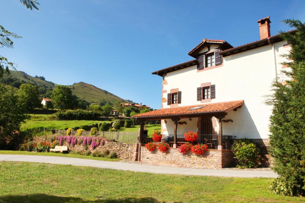Zuaztoi de Azpilkueta House | Casa Rural Gananea
