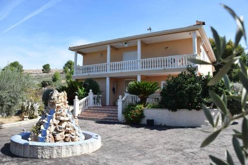 Castellnovo House | Casa Rural " La Bruja "
