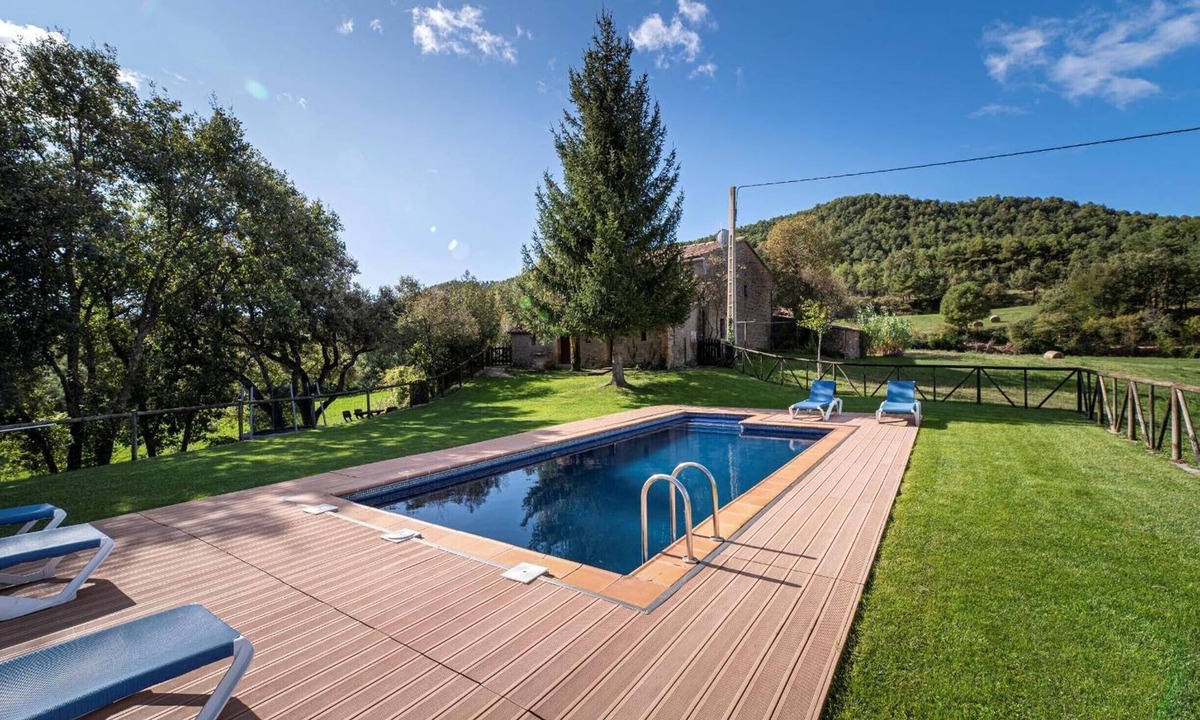 Lladurs House | Casa Rural La Moixella: Catalan Country House with Private Pool and Pyrenees Views