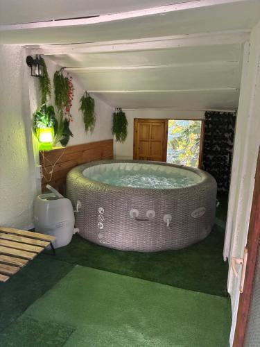 Los Valientes House | Casa rural privada y cabañas Hasta 12 plazas