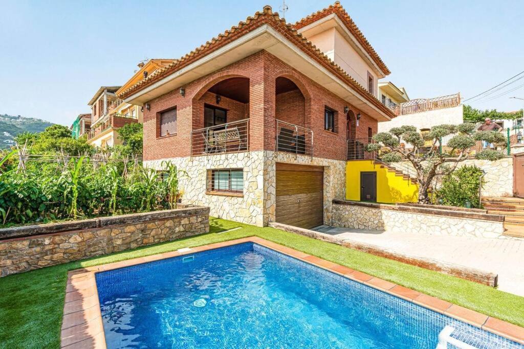 Pineda de Mar House | Casa rustica con piscina y jardin