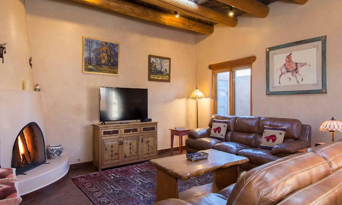 Historic Eastside House | Casa Santa Fe near Downtown Plaza
