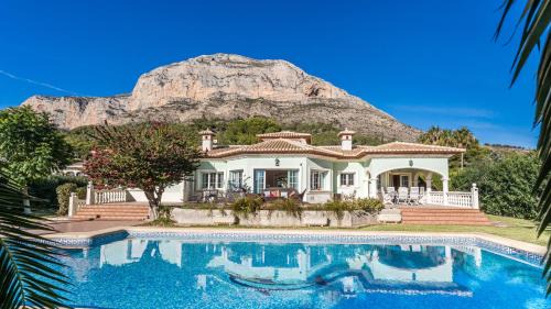 Montgo de Toscamar Villa | Casa Semesa