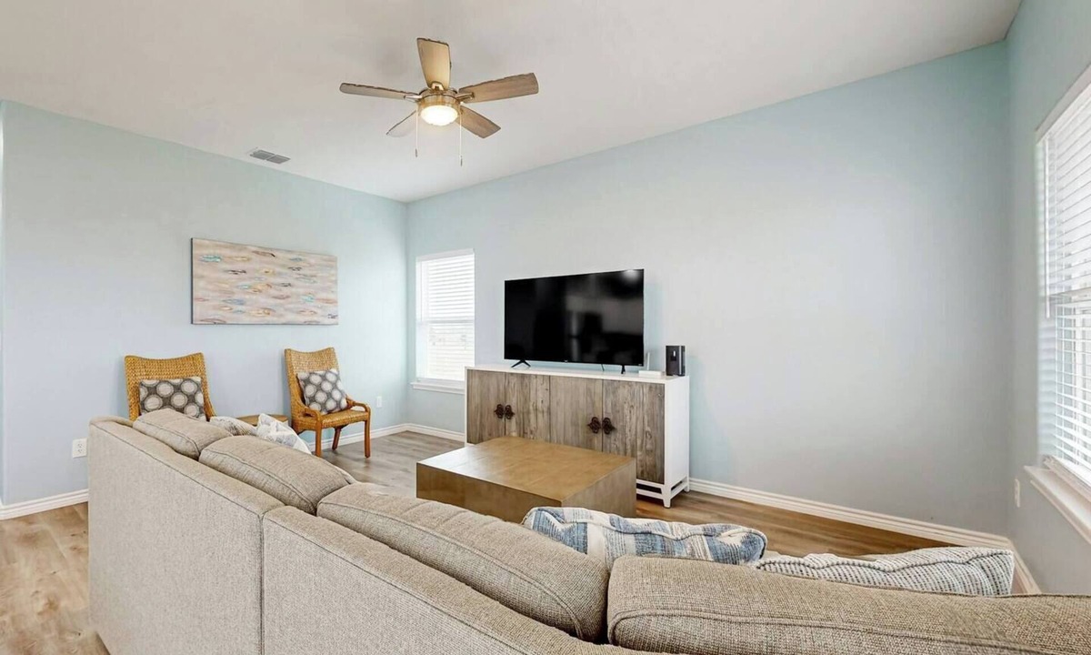 Aransas Pass House | Casa Sol, a spacious 3BR/2BA coastal retreat in Aransas Pass! Featuring 1 king bed, 4 queen beds, a large backyard, covered outdoor space, and room for the boat. Just a short drive to Rockport Beach, Port Aransas, fishing, dining, and coastal fun.