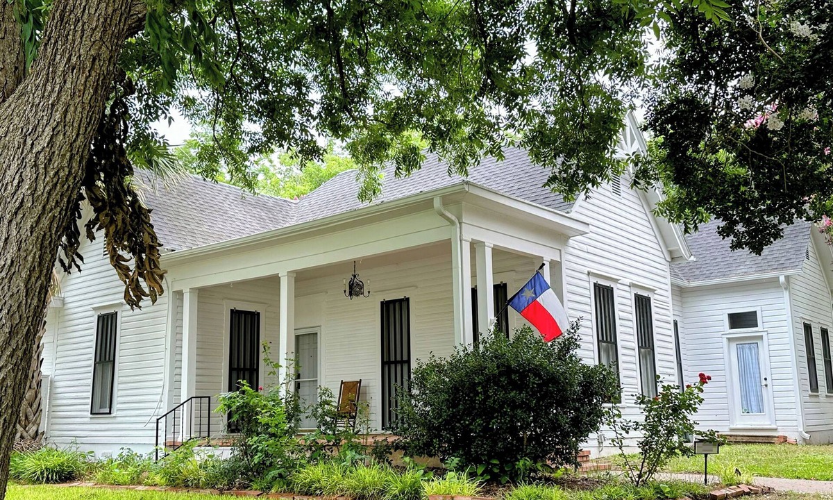 Taylor House | Casa Tejas in Taylor TX