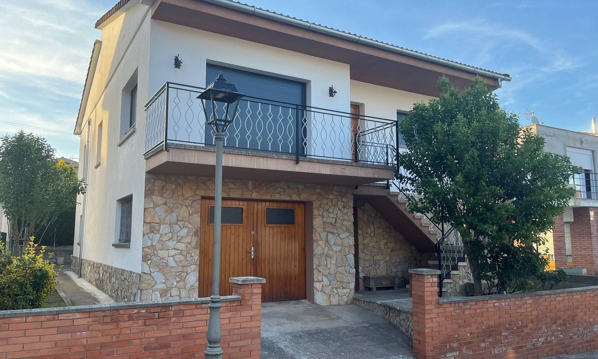 Les Planes d'Hostoles House | Casa Unifamiliar de 3 Dormitorios, Completamente Equipada