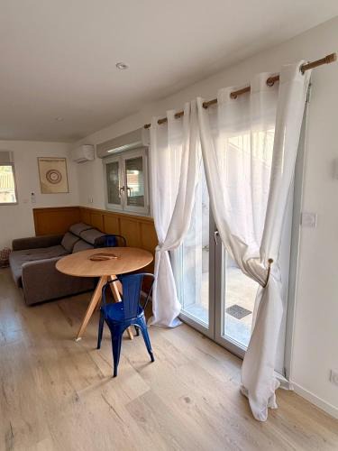 Saint-Paul-Trois-Chateaux Apartment | Casa V&M