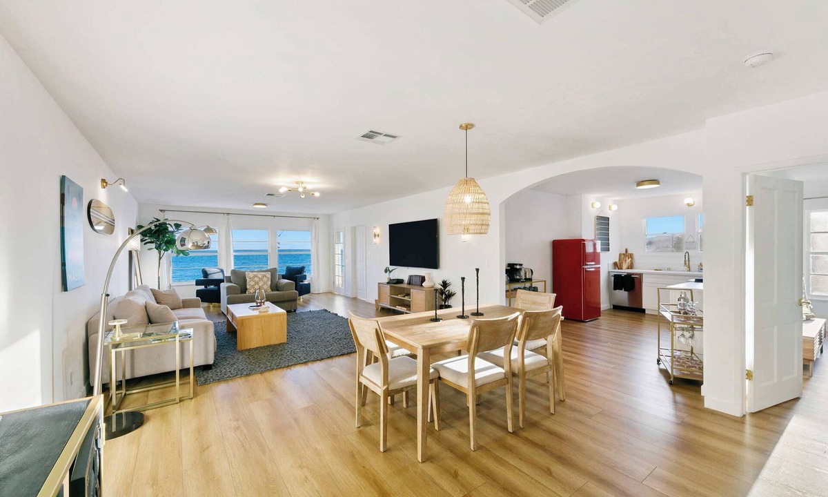 Eastern Malibu Apartment | Casa Valentina by Oraklus