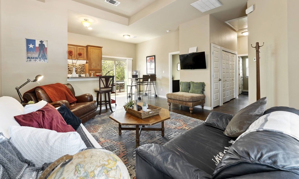 Apache Shores House | Casa Verde ★3 BR ★Hill Country Views★Dog Friendly