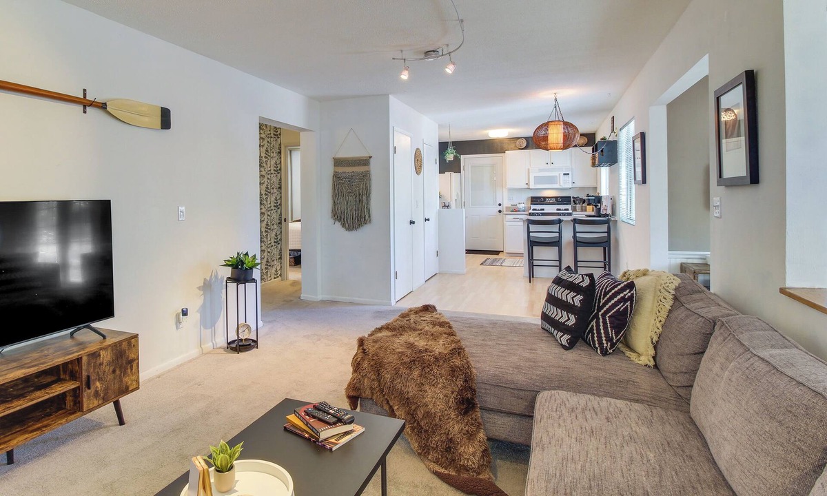 Torreon Cottage | 'Casa Verde' - Renovated Cottage in Show Low!