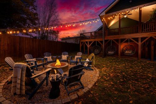 Durham House | Casa Verde, Walk to Duke & Sarah P. Gardens