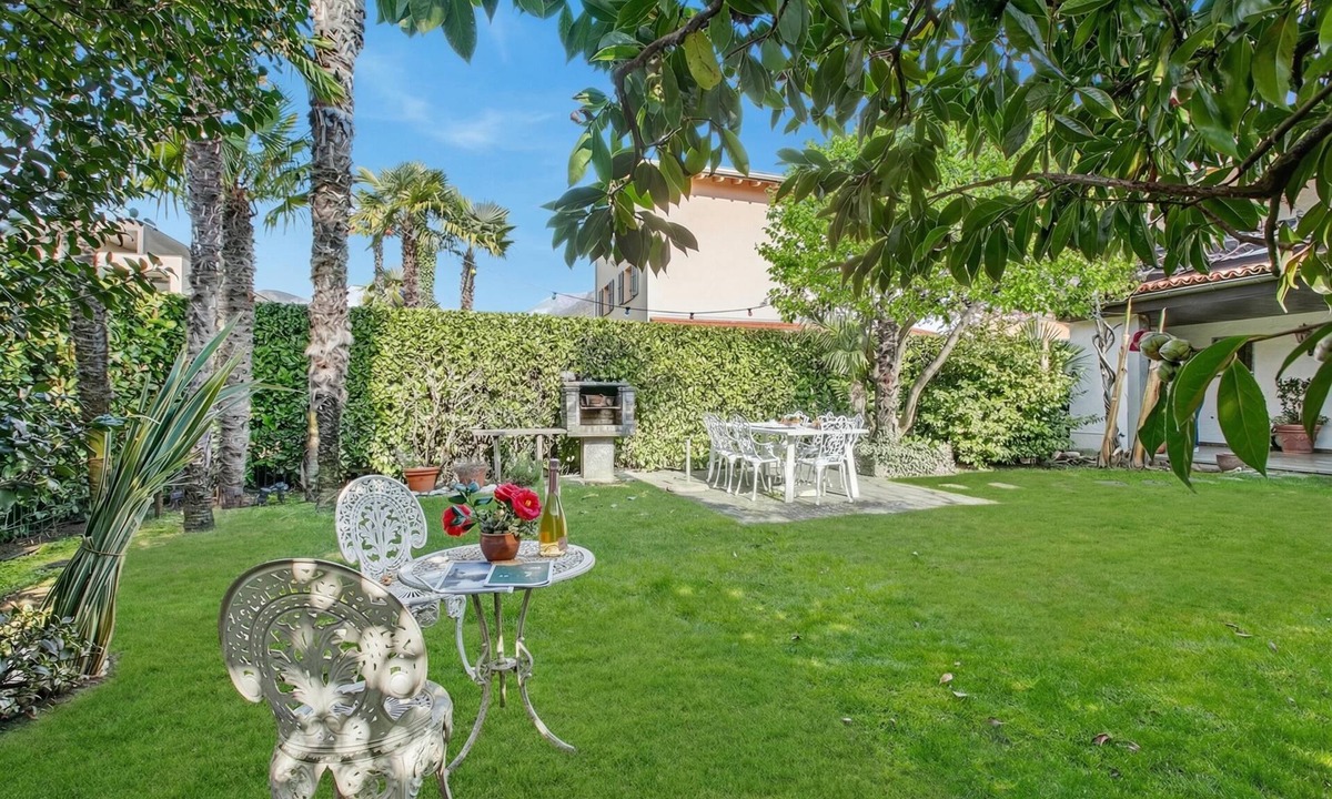 Losone Apartment | Casa Viola garden, Losone, Switzerland