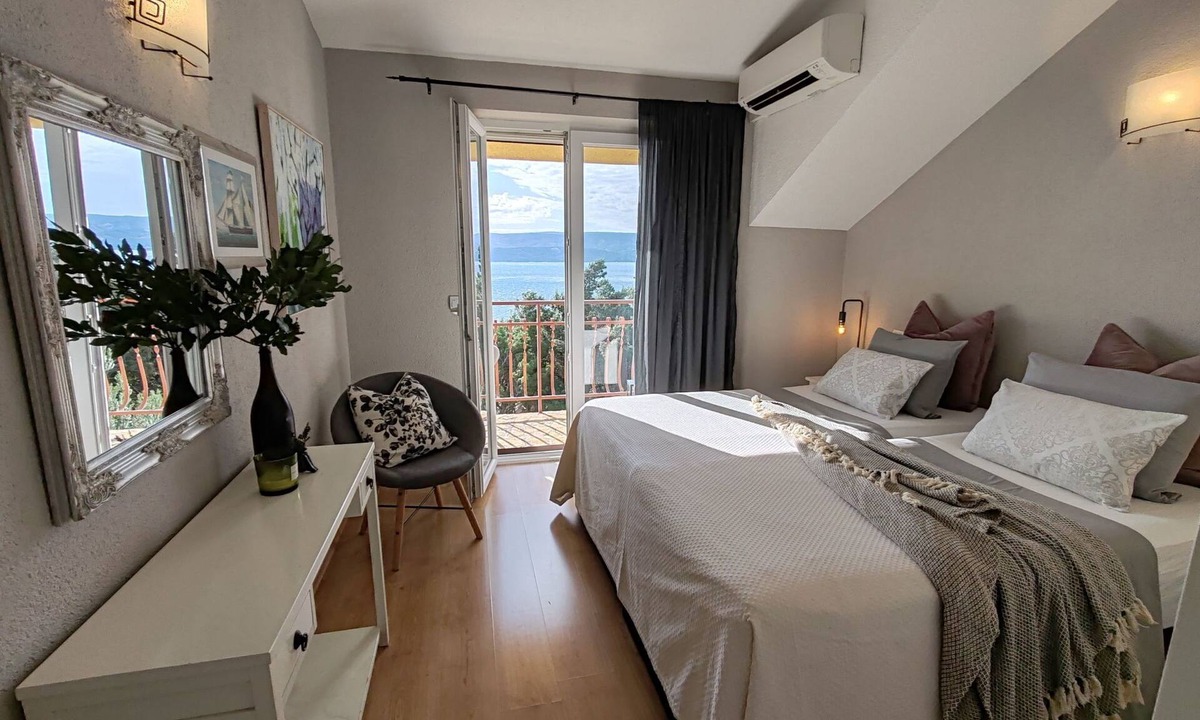 Stanici House | Casa Vista Splendor by Interhome