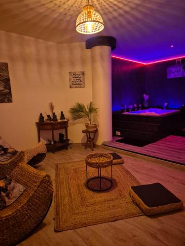 Chatonnay Apartment | Casanova's Home Love