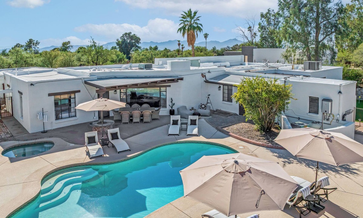 Casas Adobes Estates House | Casas Adobes Gem Show Dream House!