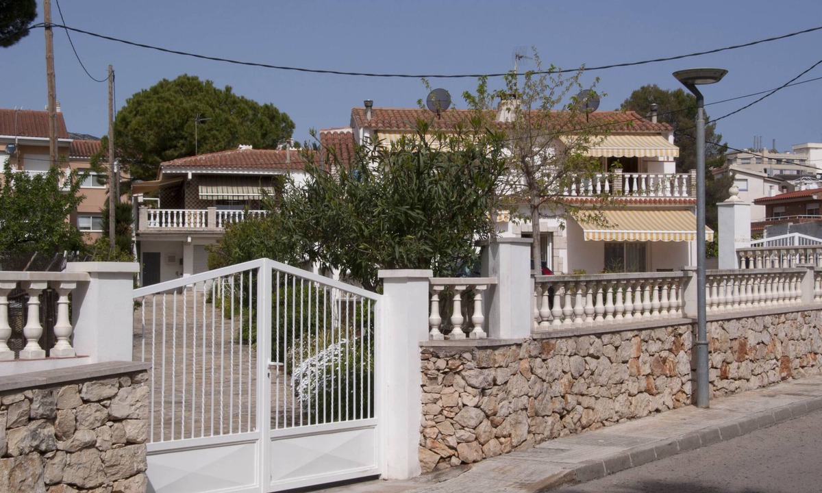 Sant Carles de la Rapita Apartment | Casas Sitori apartment 3 in a small-scale private complex on the beach!