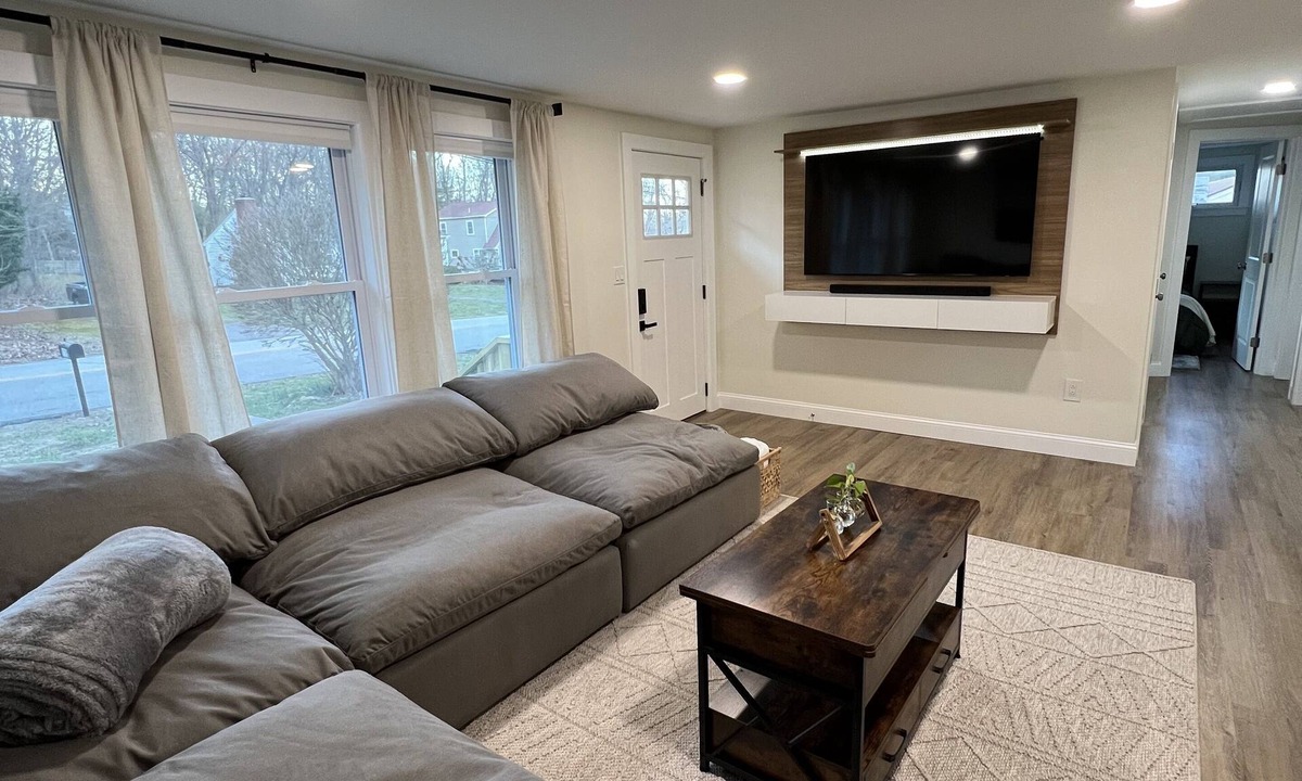 Montville House | Casazul: Mohegan Sun Getaway