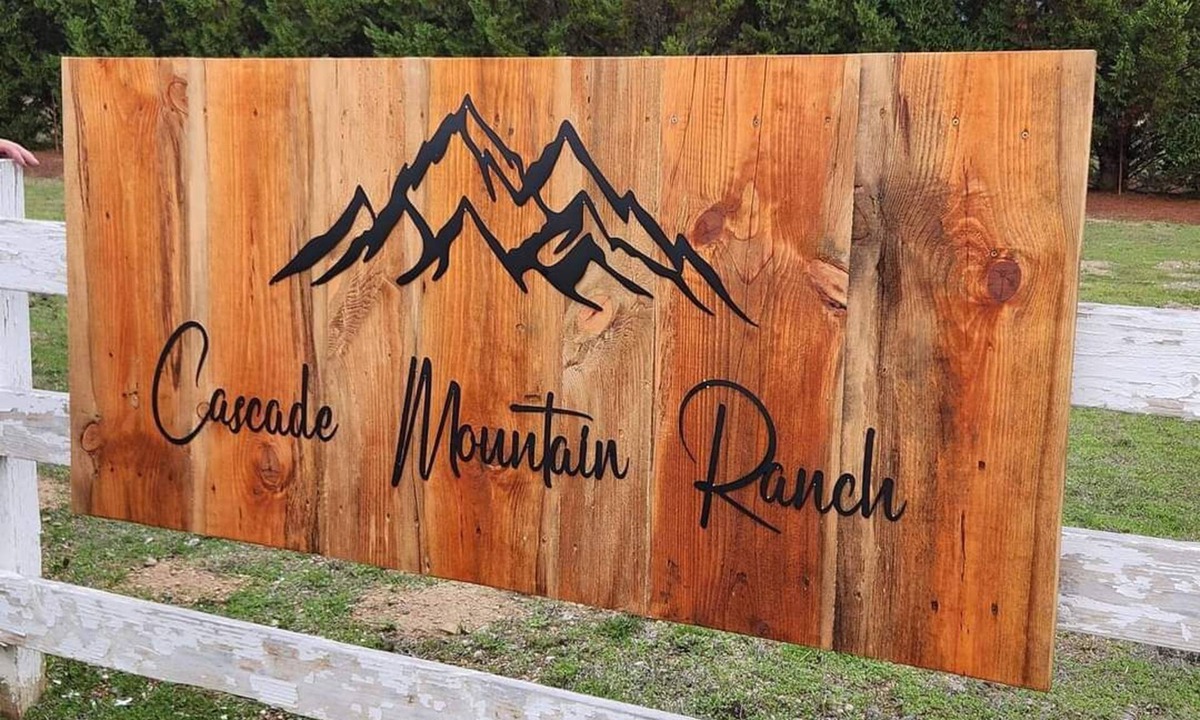 Grants Pass Cabin | Cascade Mountain Ranch