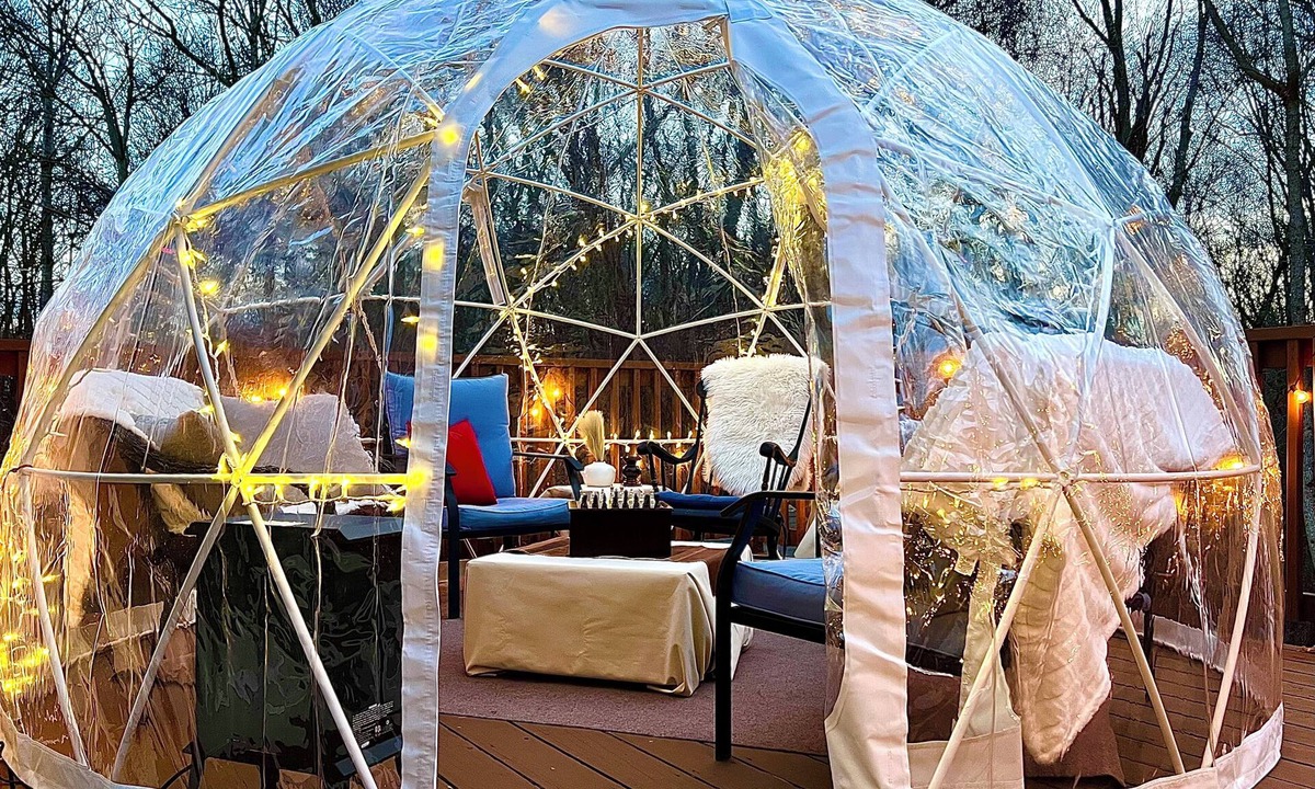 Montville House | Casino Wine Down House with Winter Igloo