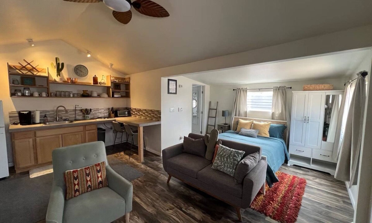 University Heights Apartment | Casita Azul – Cozy Studio Near UNM & Nob Hill