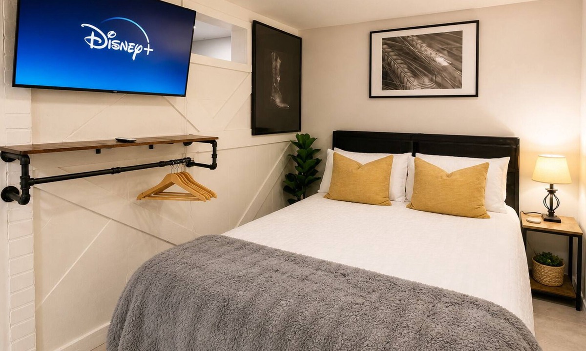 El Paso Apartment | Casita – Cozy & Relaxing Studio near Downtown, UTEP & Fort Bliss