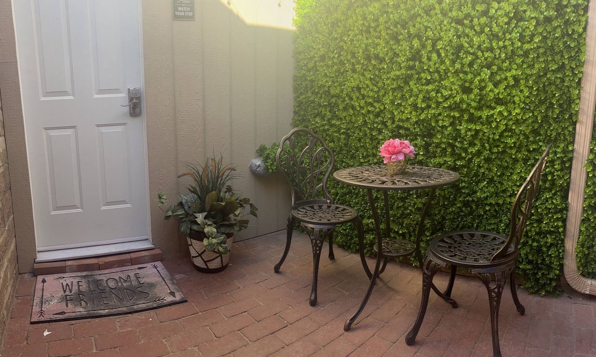 Las Cruces House | Casita! Fully functional kitchen and bathroom!