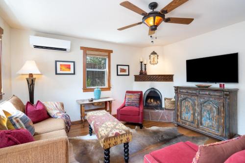 South Capitol House | Casita Zorro