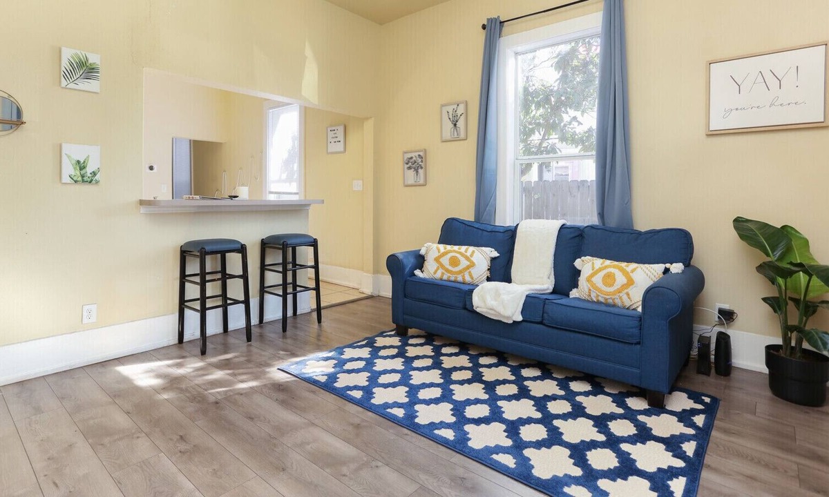 Five Points Apartment | Casitas De San Pedro| RiverWalk| Free Parking