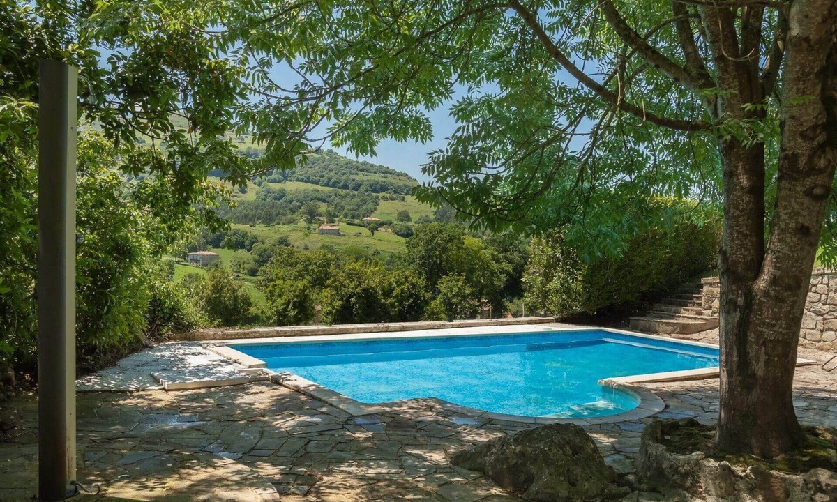 Hornedo House | CASONA LOS FRESNOS, A JEWEL IN THE HEART OF CANTABRIA.