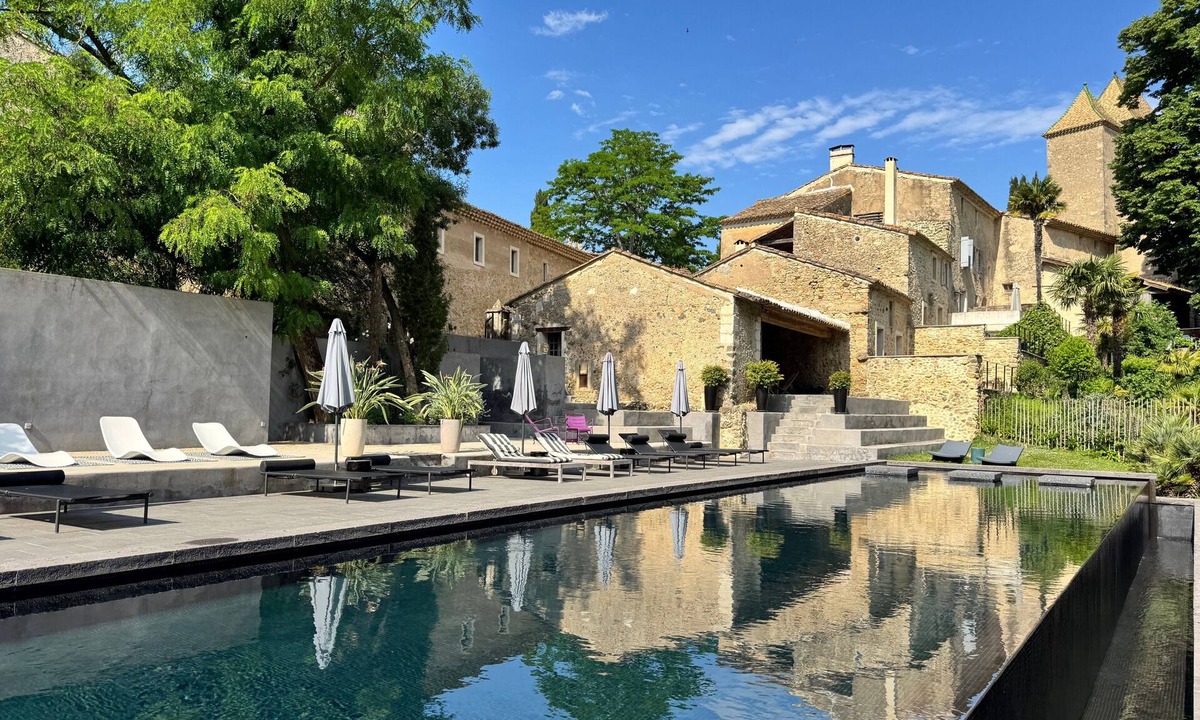 Lieuran-les-Beziers House | Cassandre Room with Shared Pool, Garden, Wi-Fi, and Breakfast Included